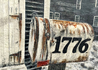 1776 mailbox on historical tavern kennebunk